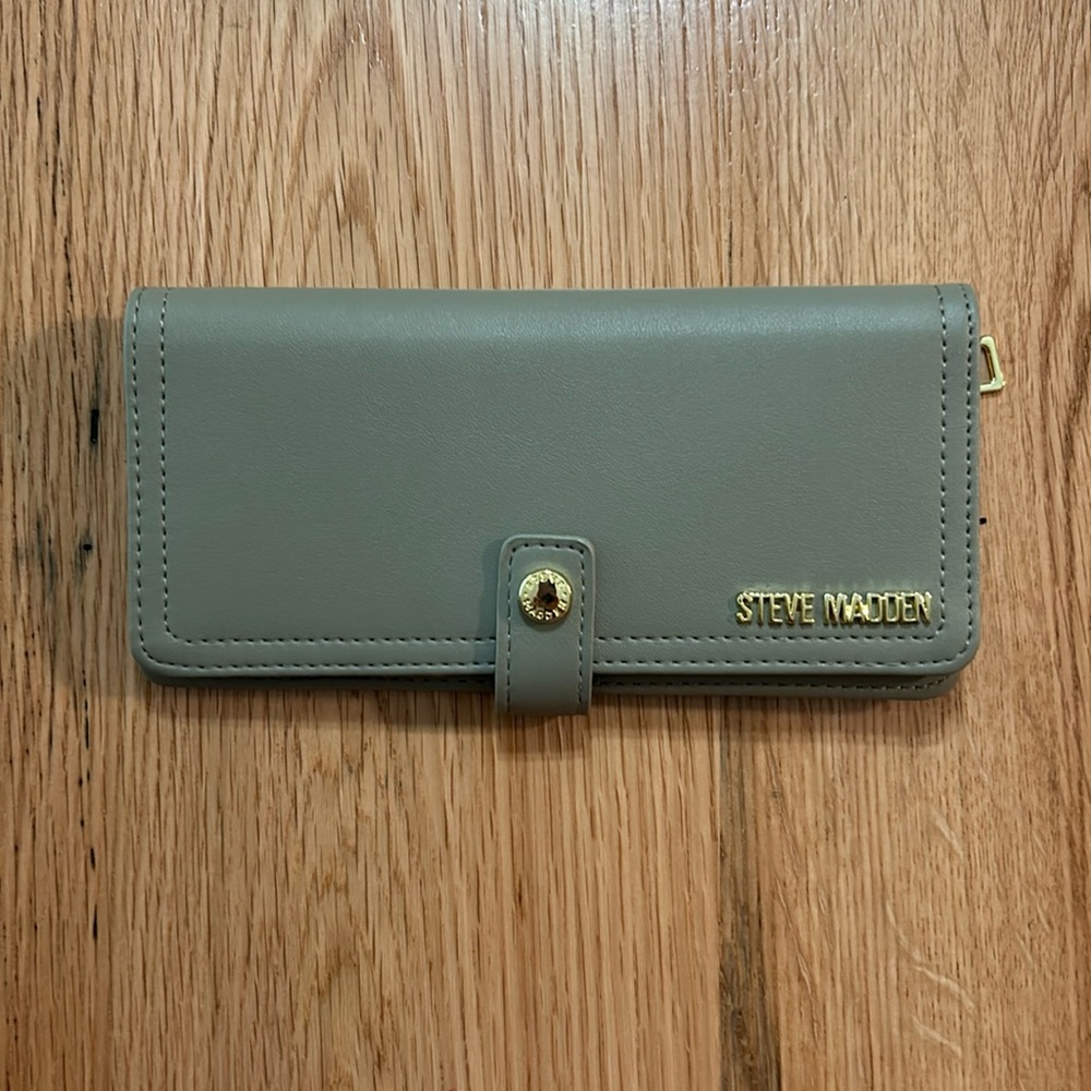 NWOT Steve Madden Women’s Bifold Wallet